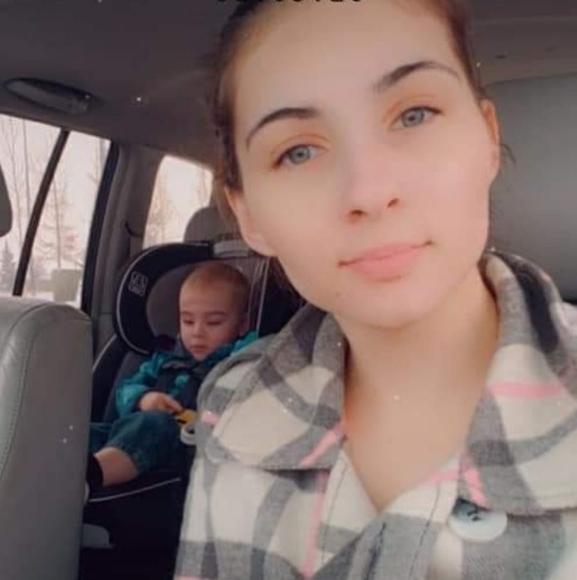 Profile Picture of Savannah Hemond (@savvicky) on Poshmark