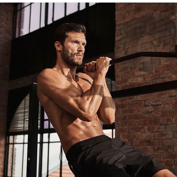 Andrew Warrington - Poshmark Profile Picture of Andrew Warrington (@texascloth) on Poshmark