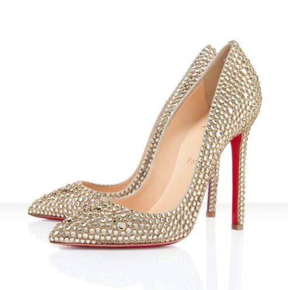 Profile Picture of Marylou Ignowski (@wantnewshoes) on Poshmark