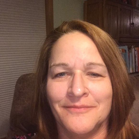Profile Picture of Paula Matli (@romney346) on Poshmark
