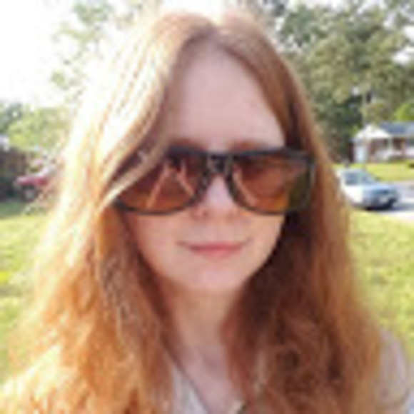 Profile Picture of Heather Curtis-clayton (@mouseink) on Poshmark