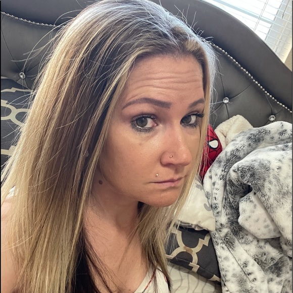 Profile Picture of Bobbe Owens (@bobbeowens1082) on Poshmark