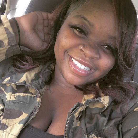 Profile Picture of E Boyd (@__chanell) on Poshmark