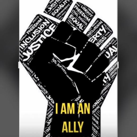 Profile Picture of Kimberly Schuchman (@lilmoongirl) on Poshmark