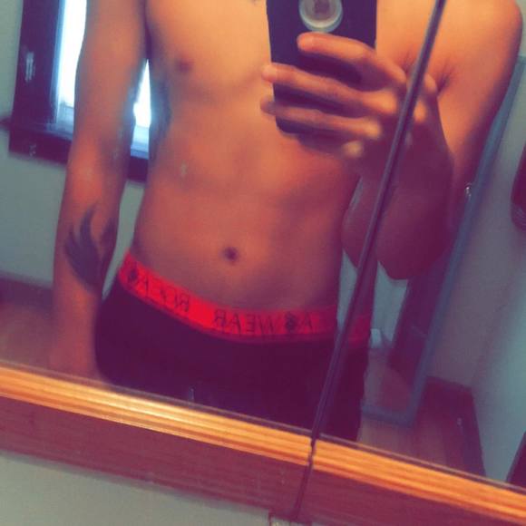 Profile Picture of Juan Arroyo (@juanarroyo068) on Poshmark