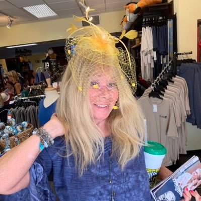 Profile Picture of Karen Ann Smythe (@malibufloridan1) on Twitter