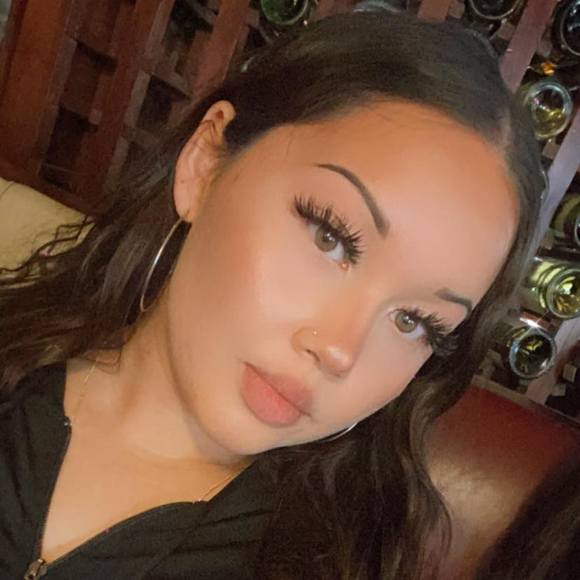 Profile Picture of Myka Jacksis (@mykaj_) on Poshmark