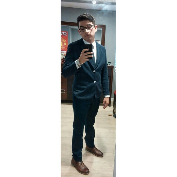 Profile Picture of Kevin Valle (@kevinvalle) on Poshmark