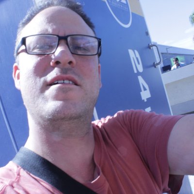 Profile Picture of Michael MacFadyen (@MichaelMacFady3) on Twitter