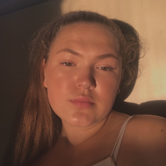 Profile Picture of Destiny Wilby (@itsdestinyann) on Poshmark