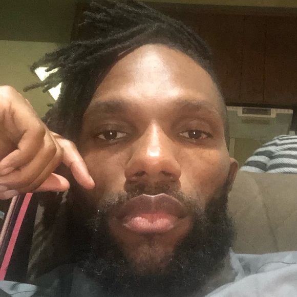 Profile Picture of Jayson Robertson (@jaysonur) on Poshmark