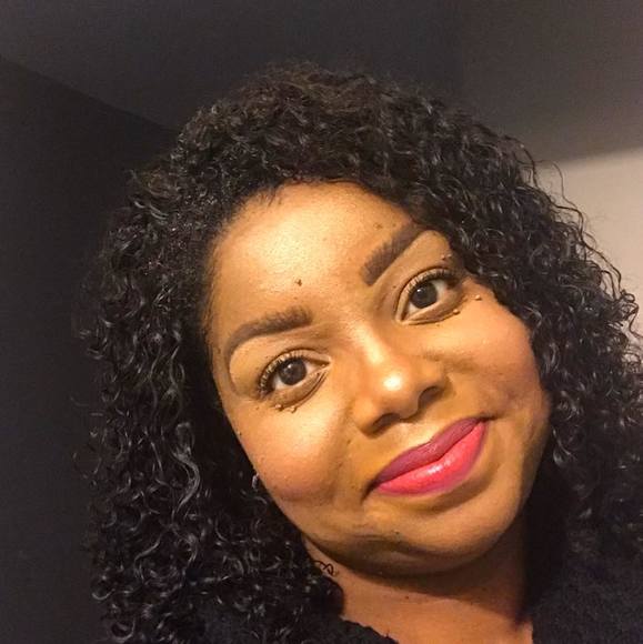 Profile Picture of Roz Pardlowe (@gurlrose) on Poshmark