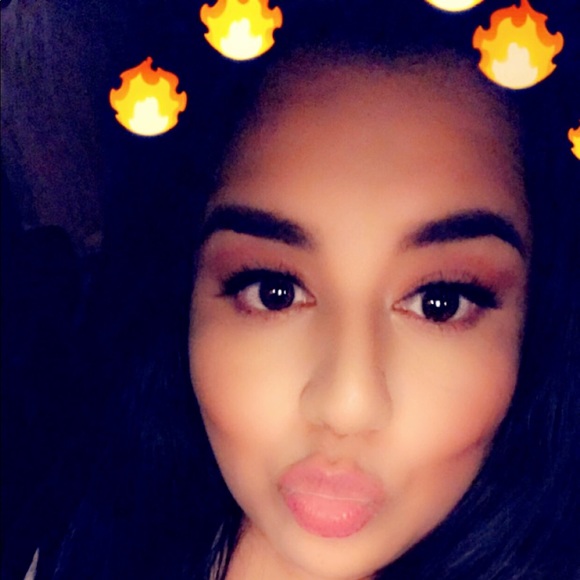 Profile Picture of Lydia Mata (@lydiamata90) on Poshmark