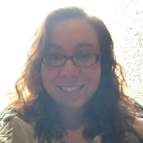 Profile Picture of Courtney Andros (@courtstar413) on Poshmark