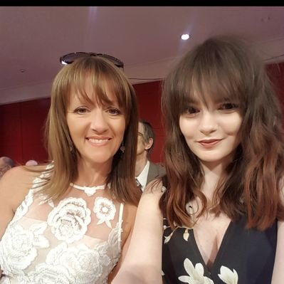 Profile Picture of Amanda Hull (@mands17) on Twitter