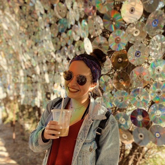 Profile Picture of Emily Kiefer (@emilykkiefer) on Poshmark