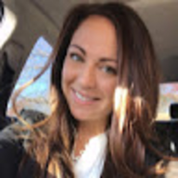 Profile Picture of Valerie Guidone (@valerie_guidone) on Poshmark