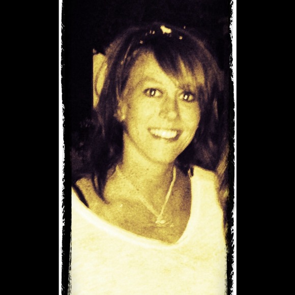 Profile Picture of Emily Brutcher (@embrutcher1) on Poshmark
