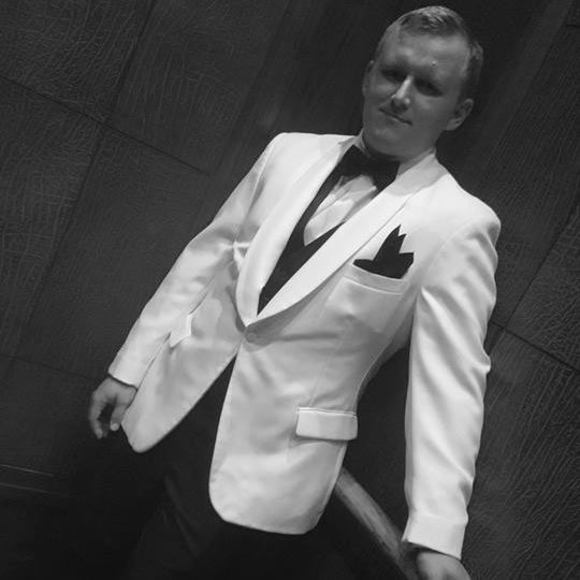 Profile Picture of Ben Rengstorf (@ben_rengstorf) on Poshmark