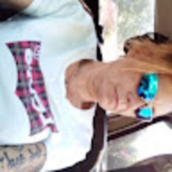 Profile Picture of Danielle Pitchford (@daniellepitc543) on Poshmark