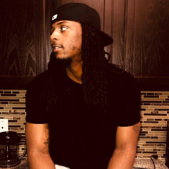 Profile Picture of Eshiyae Spruiell (@eshiyae) on Poshmark