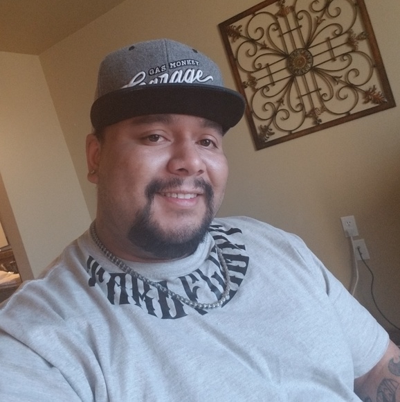 Profile Picture of Jesse Cates (@concow2386) on Poshmark