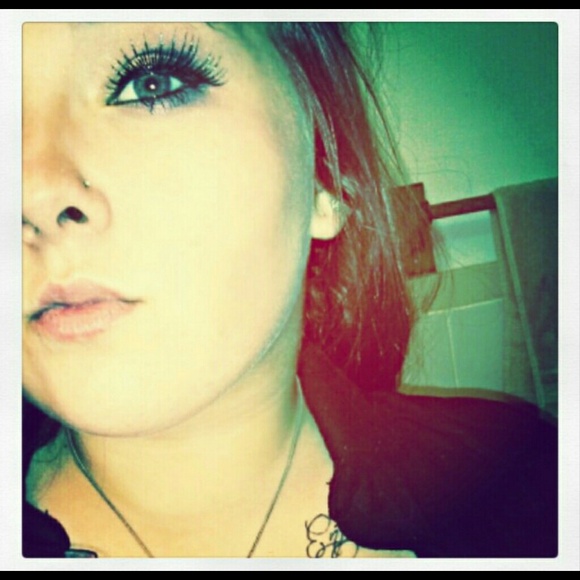 Profile Picture of Kristen Wheary (@kristen9214) on Poshmark