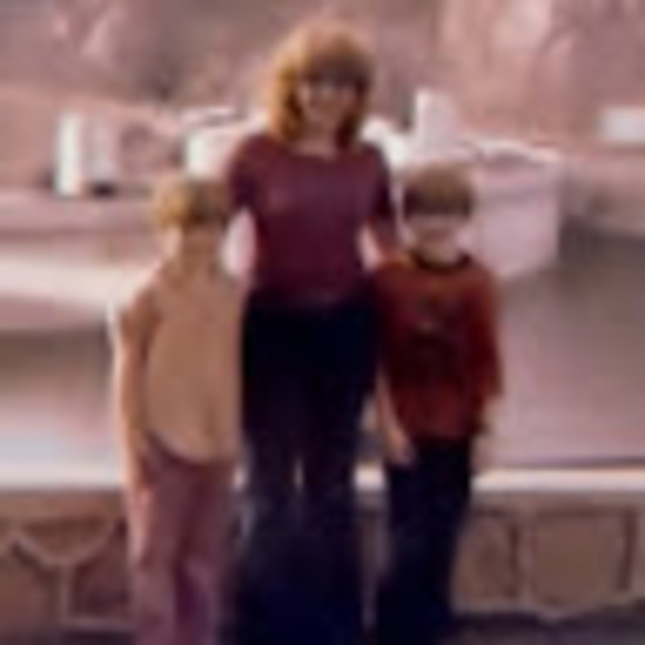 Profile Picture of Marsha Van wyk (@amvw16) on Poshmark