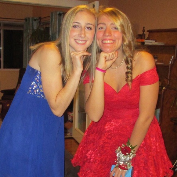 Profile Picture of Haley Mocker (@haleymoc) on Poshmark