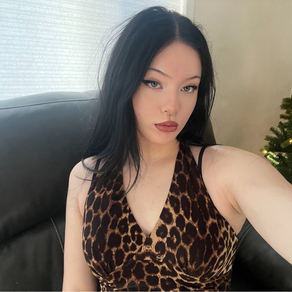 Profile Picture of Jacie Hodel (@jacieleehodel) on Poshmark