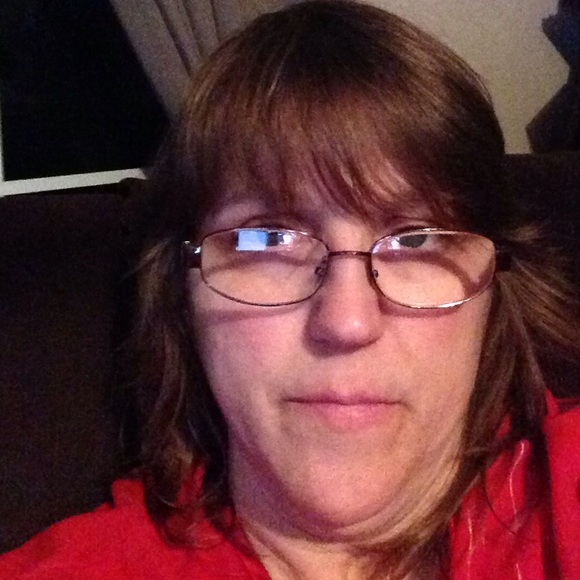 Profile Picture of Artith Barber (@artith694) on Poshmark