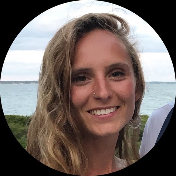 Profile Picture of Elizabeth Kleisner (@lkleisner) on Poshmark