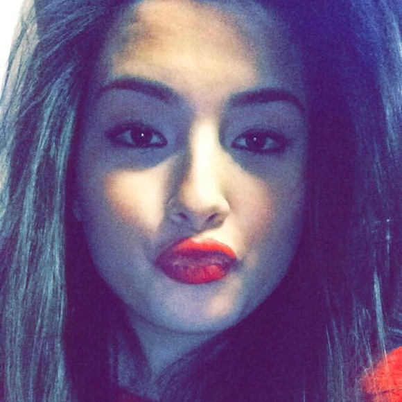 Profile Picture of Aracely Sanchez (@aracelys10814) on Poshmark