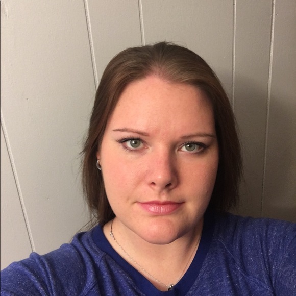 Profile Picture of Jessica Compher (@jcompher) on Poshmark