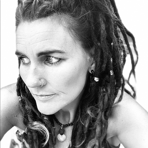 Profile Picture of Donna Durack (@donnadurack) on Poshmark