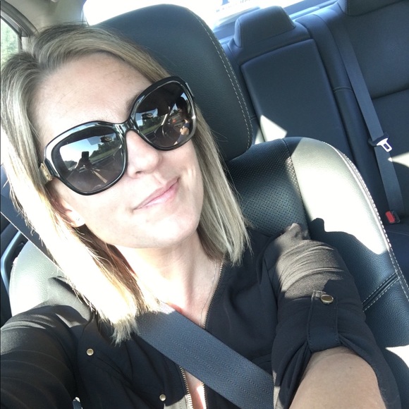 Profile Picture of Tasha Mauzy (@tmauzy) on Poshmark