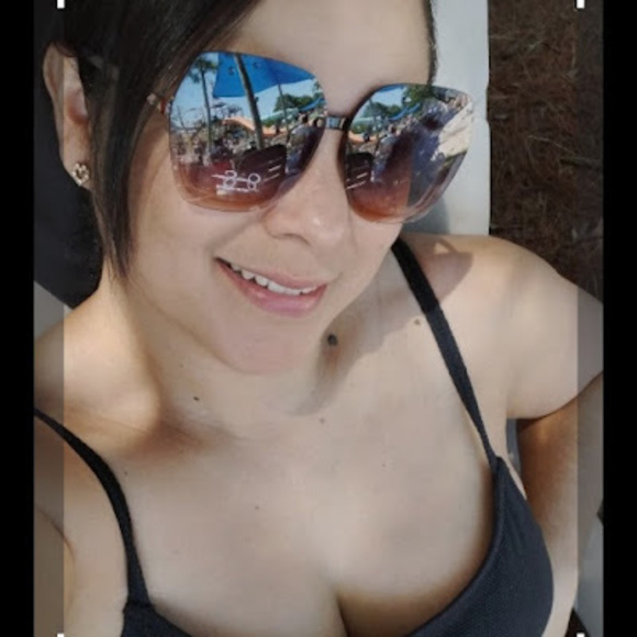 Profile Picture of Lina marcela Restrepo leon (@marcelarpoleon) on Poshmark