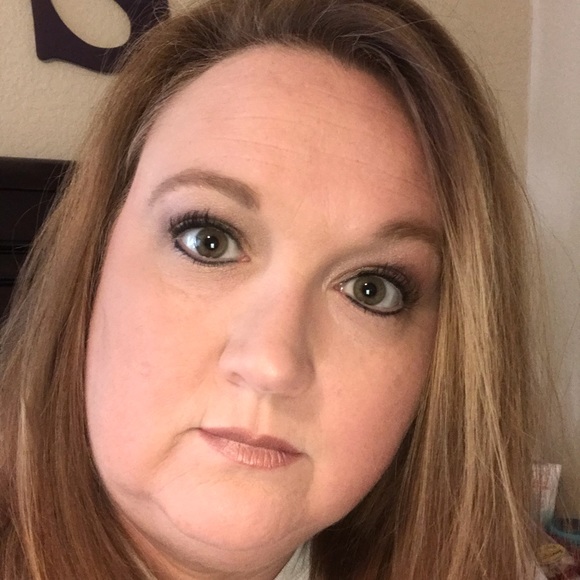 Profile Picture of Stephanie Clinton (@smclinton78) on Poshmark