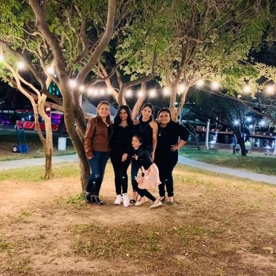 Profile Picture of Vianey Gutierrez (@VianeyG93907116) on Twitter