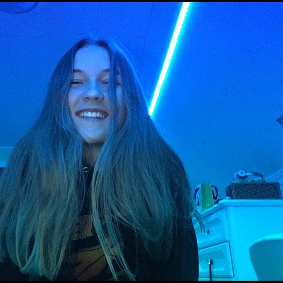 Profile Picture of Grace Duff (@graceeduffield) on Poshmark