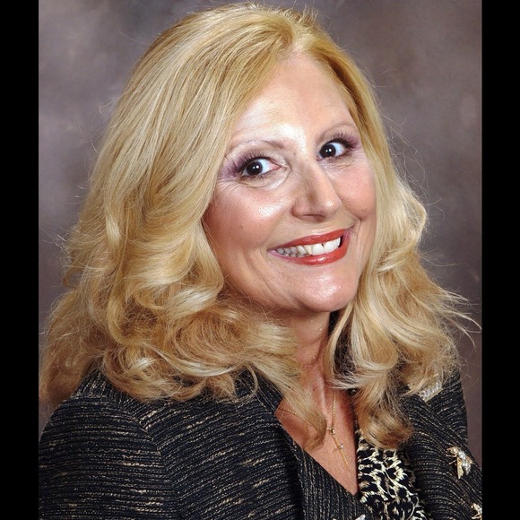 Profile Picture of ^nancy Sutherland - suggested user (@nancymk) on Poshmark