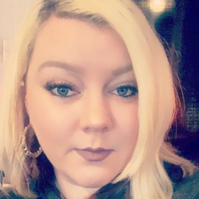 Profile Picture of She'sYounique  🌺 (@CandiceSilver25) on Twitter