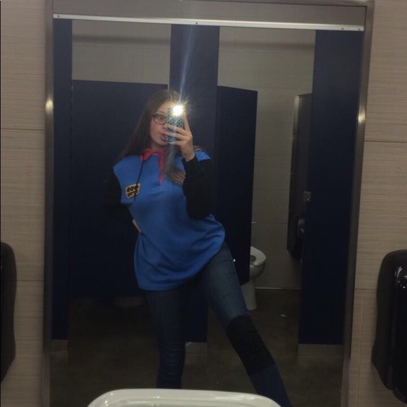 Profile Picture of Danielle Mccloud (@dxnni502) on Poshmark