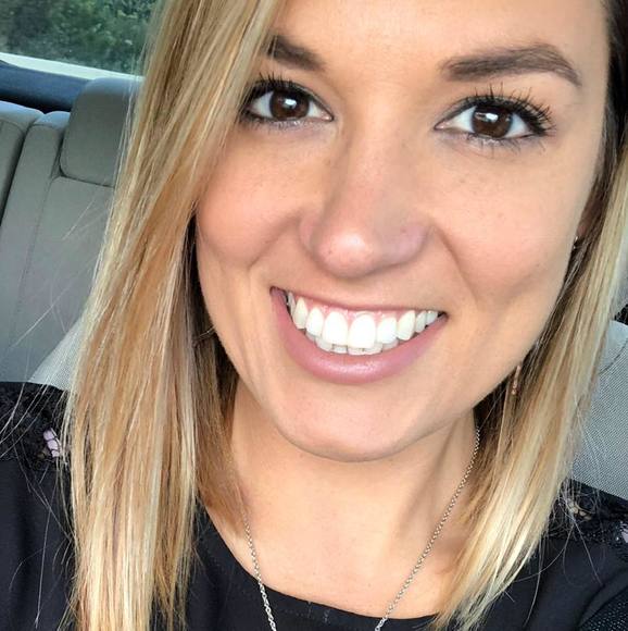 Profile Picture of Tori Lowe (@tloweee) on Poshmark