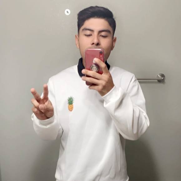 Profile Picture of Ivan Alfaro (@ivanayee_) on Poshmark