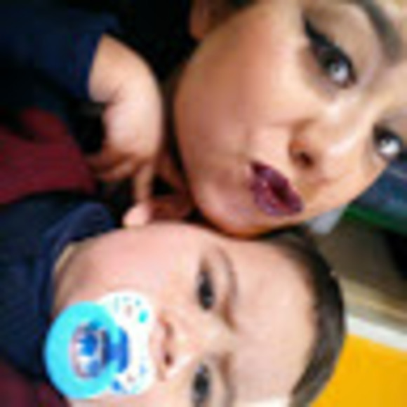 Profile Picture of Paula Morales (@paulamoralesx0) on Poshmark