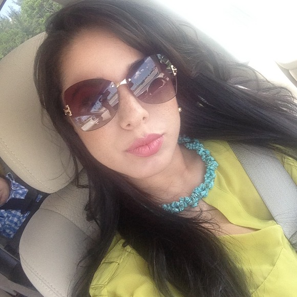 Profile Picture of Gisell Fuentes (@yisellpatricia) on Poshmark