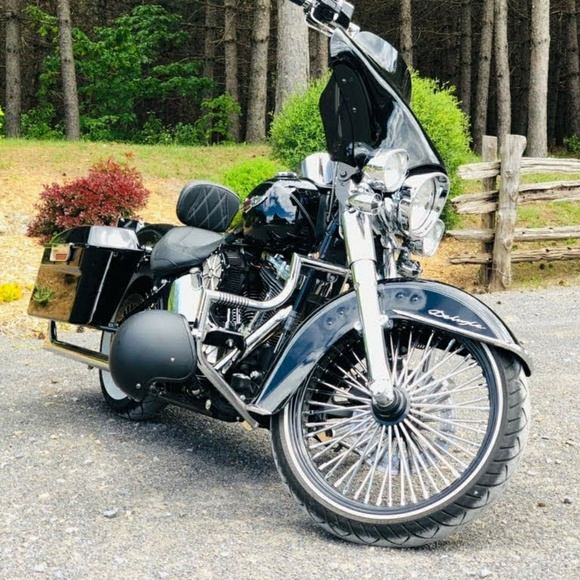 Profile Picture of Phil Lemme (@lemtel99) on Poshmark