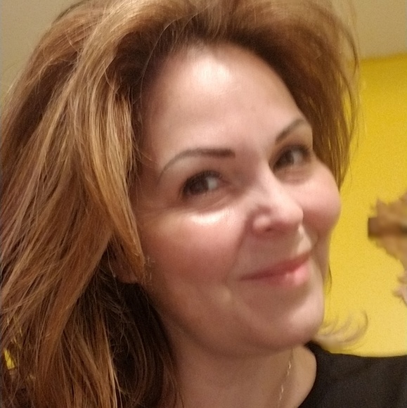 Profile Picture of Paula Naranjo (@ladynaranjo) on Poshmark