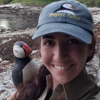 Profile Picture of Aubrey Alamshah (@AubreyLovesLife) on Twitter